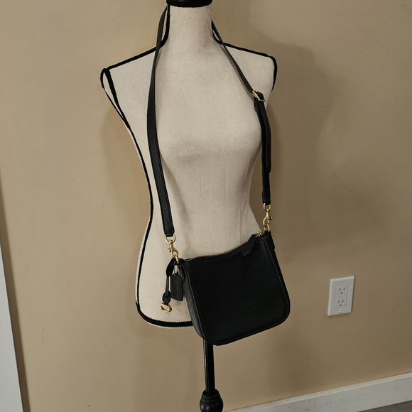 Coach pebbled leather chaise crossbody Bag New - Picture 8 of 10